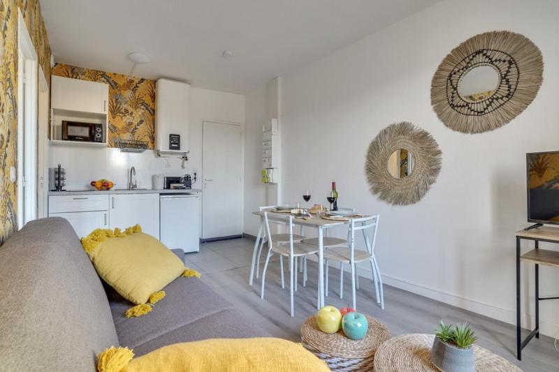 808 Chic Suite - Superb Apartment Баньоле Экстерьер фото